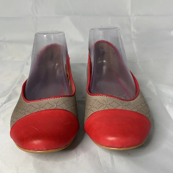 FOSSIL 2 Tone Leather Ballet Flats Coral Red Taupe  Grey Cap Toe Perforated 9 - Picture 3 of 11
